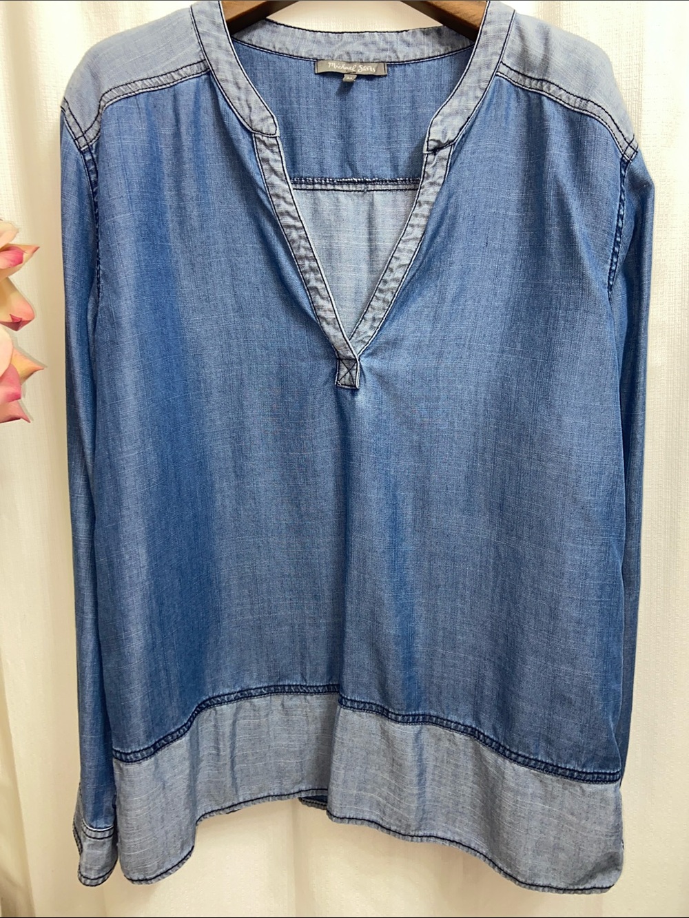 Michael Stars Chambray Denim V-Neck LS Women’s Shirt